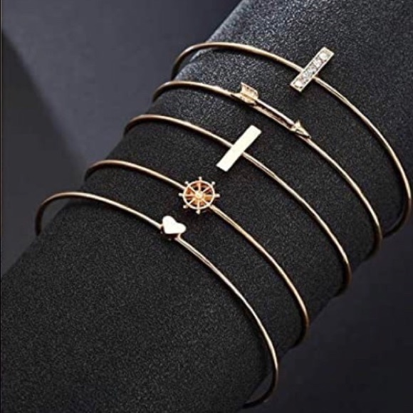 cotey co. Jewelry - 🍀NEW Gold Layered Stackable Bangle Bracelets Set